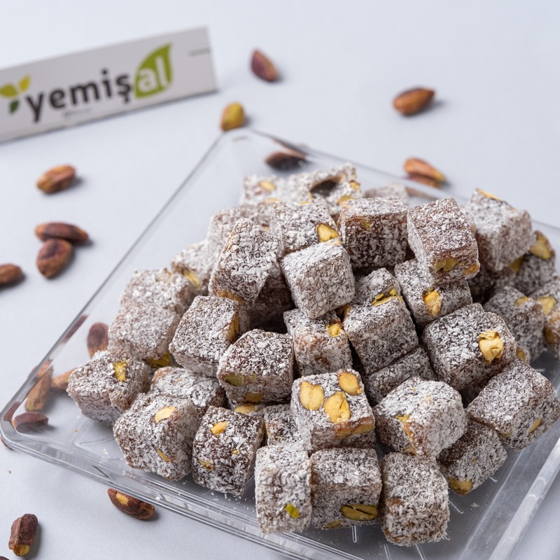 kavrulmuş antep fıstığı ve lokum