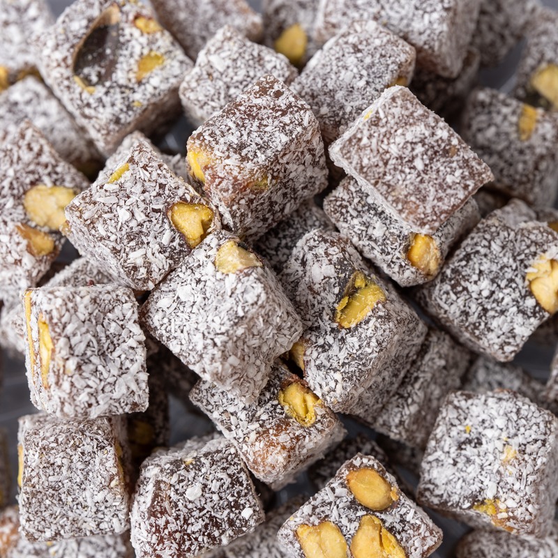 kavrulmuş antep fıstığı ve lokum