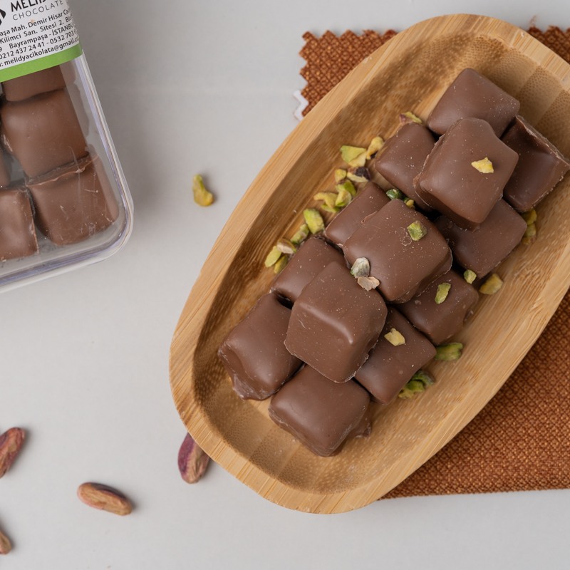 çikolata ve antep fıstıklı lokum