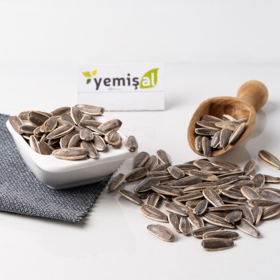 ÇİĞ SİYAH ÇEKİRDEK